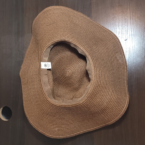 Elegant Brown Wide-Brim Hat with Gold Chain Accent Sun Hat - Picture 7 of 7